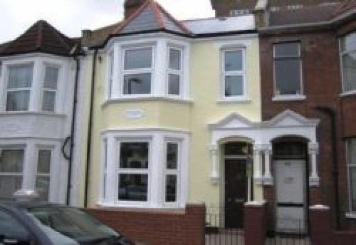 			3 Bedroom, 1 bath, 1 reception Flat			 Oaklands Road, WILLESDEN GREEN